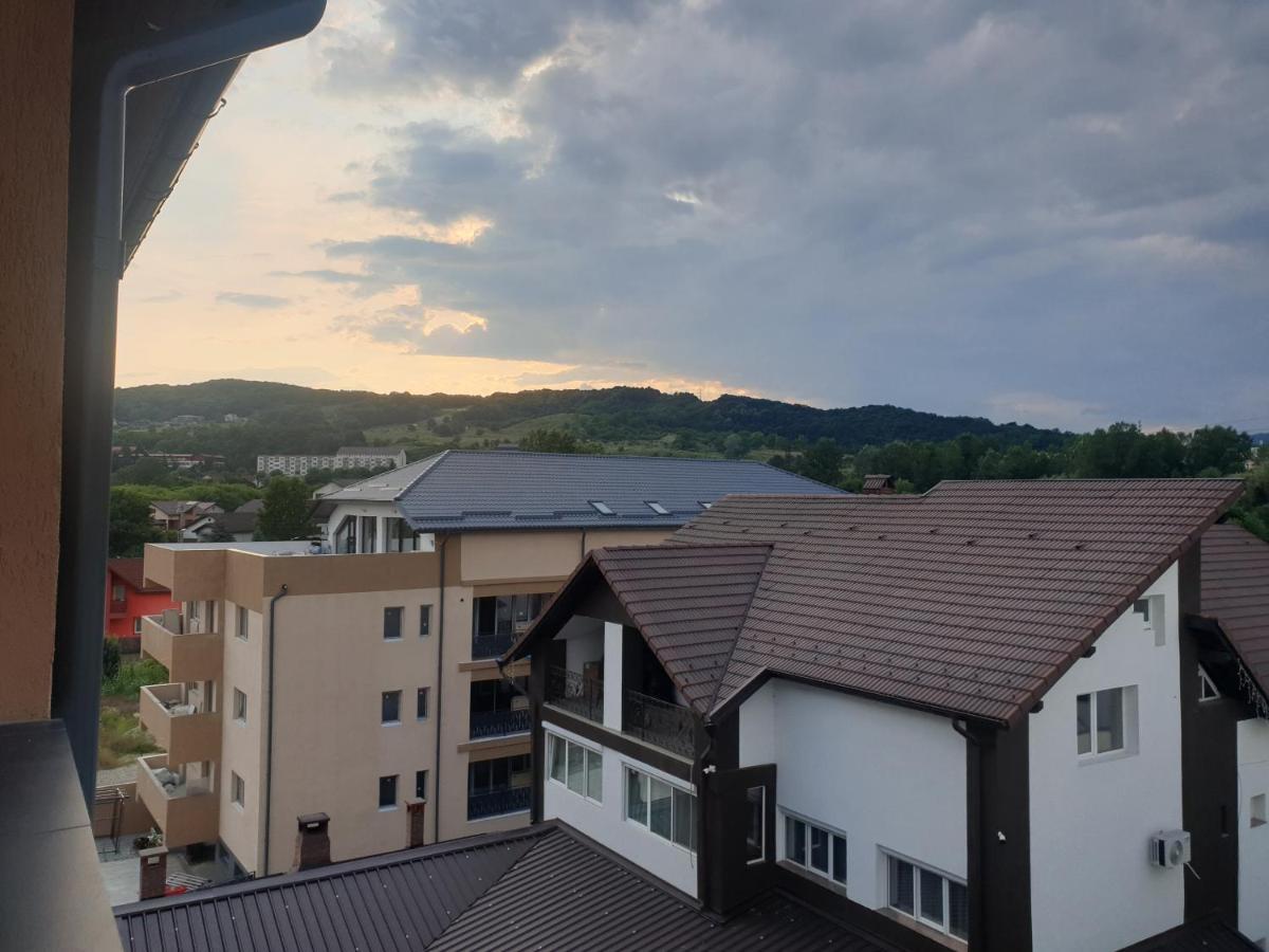 Apartament Dem Radulescu Langa Strand Ramnicu Valcea Exterior photo