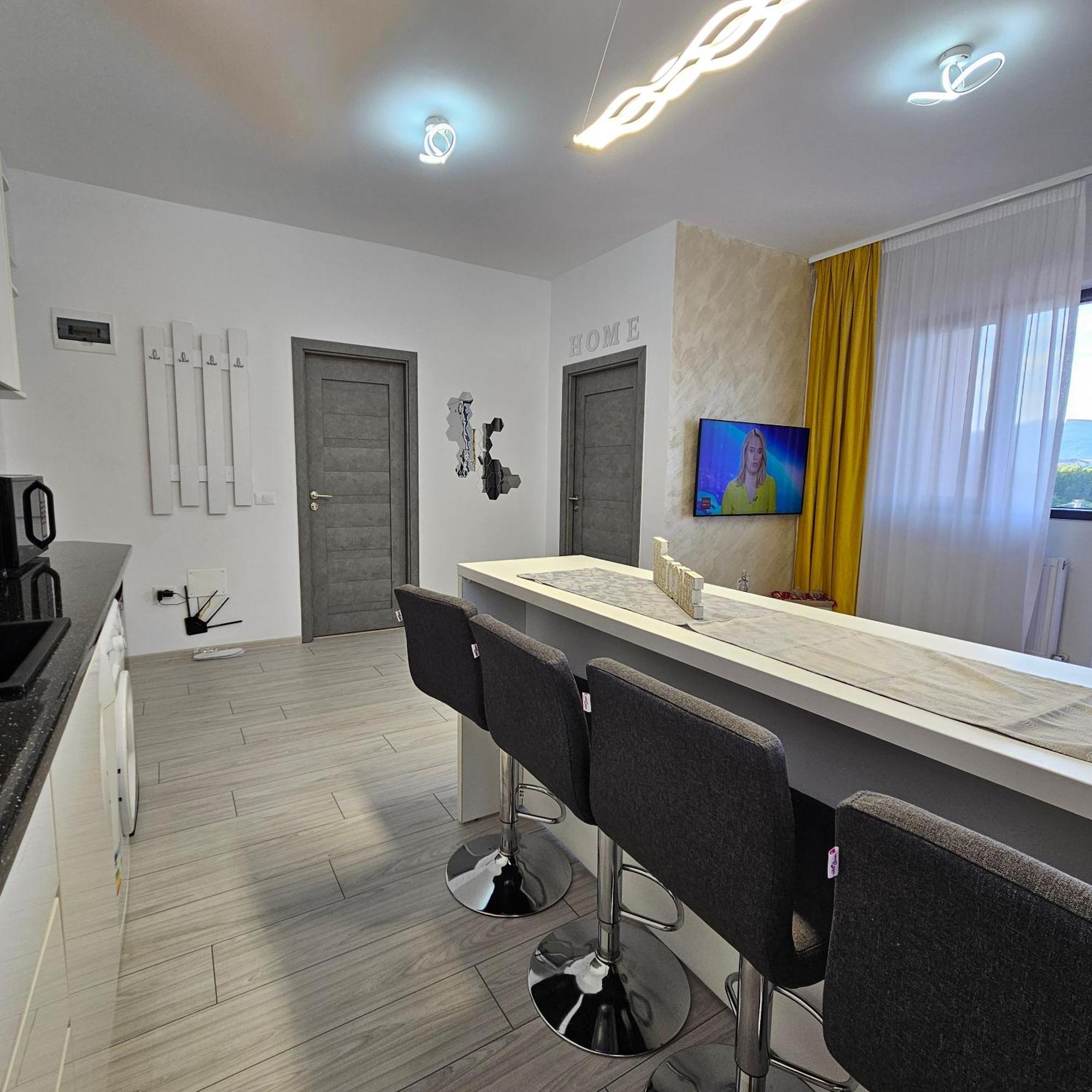 Apartament Dem Radulescu Langa Strand Ramnicu Valcea Exterior photo